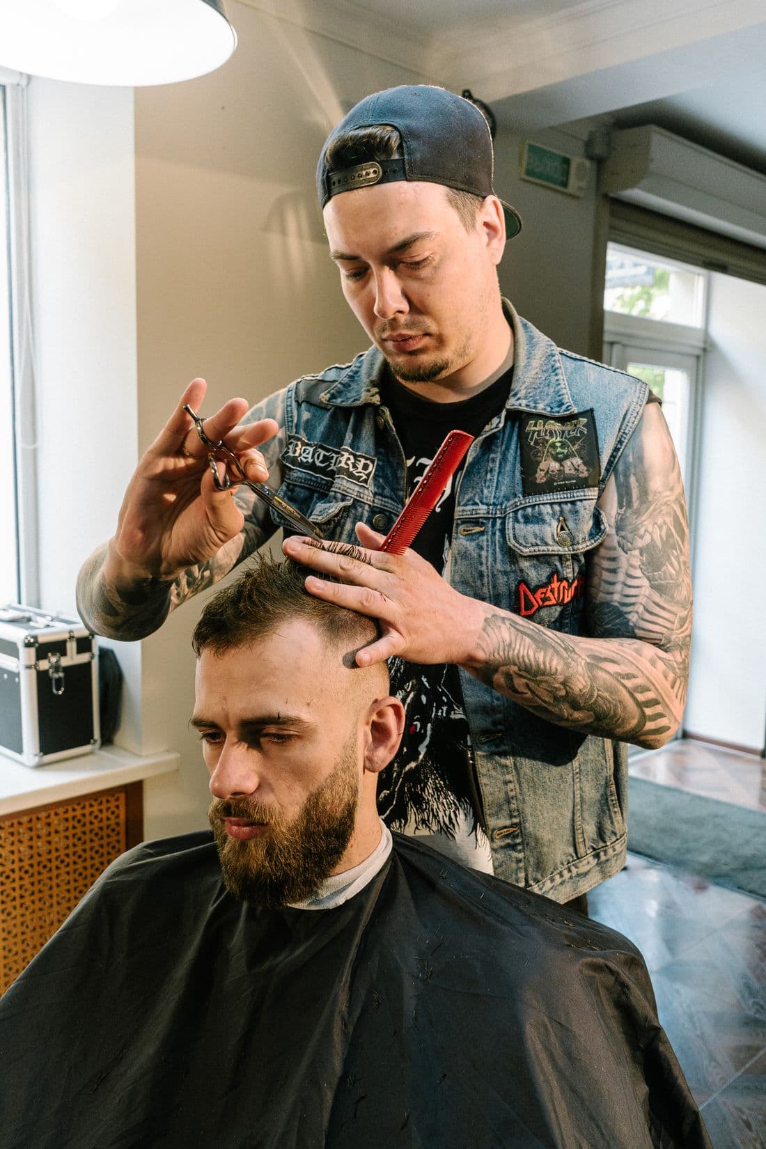 Beard detailing with a razor